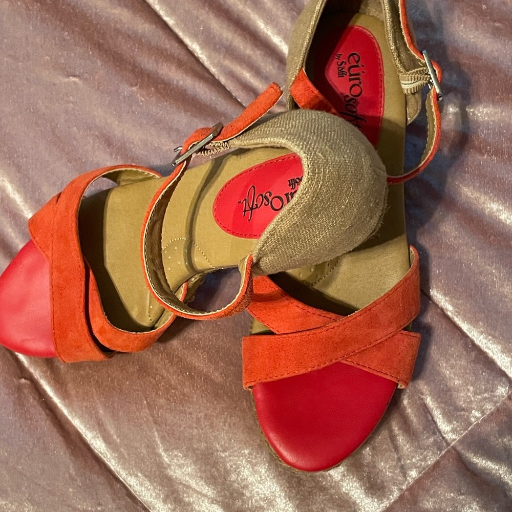 Leather wedge sandal, size 6.5